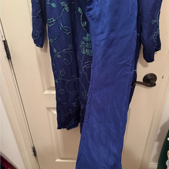 Rich Crepe fabric dark blue shimmer double tone sequin set with chiffon dupatta - Picture 5 of 9